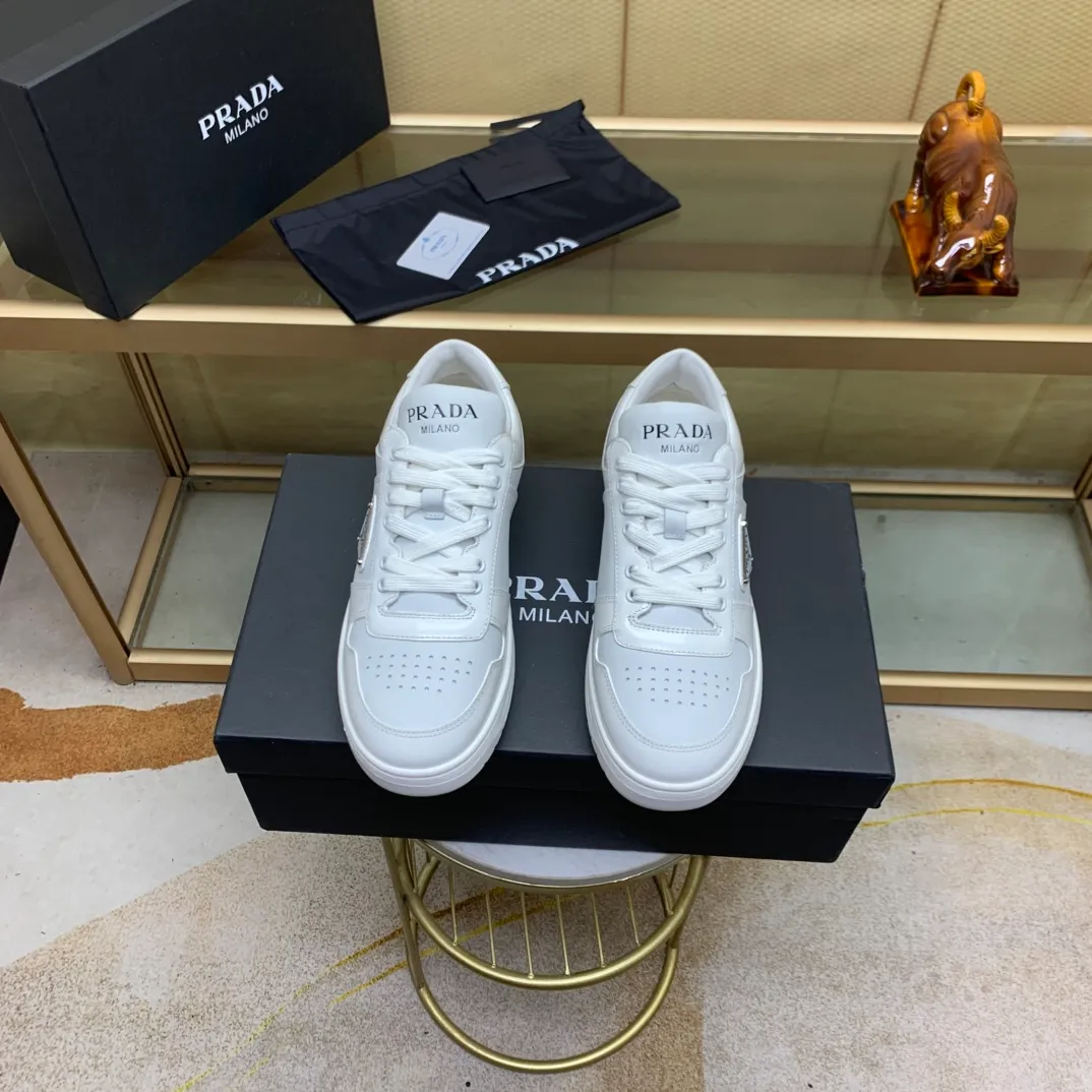 💰660.巜PRADA》Prada: Top 🔝purchasing agent🔍🔍The latest men’s counters are on sale simultaneously, high-quality original calfskin imported from Italy 🇮🇹. Brand logo* (prominent·high-end·noble·class·) exquisite workmanship (imported from Italy🇮🇹 Sole: Original sole provided by the original factory, ⚠️exclusive double-layer activity, TPR rubber, combination outsole; super comfortable, wear-resistant, non-slip, environmentally friendly🌳🌳🌳, real shot🎬The real thing is more beautiful🔍🔍 (high quality, follow the order) code number 38 to 44 (.45 customized)